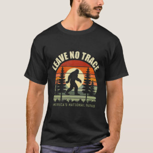 Camiseta Deixe Nenhum Rastro Bigfoot Caminhada E Acampament