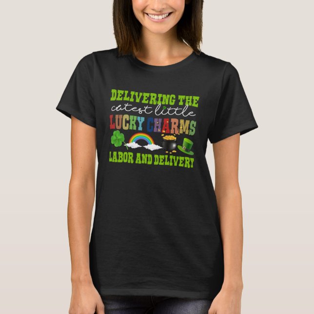 Camiseta Delivering The Cutest Lucky Charm L&D Nurse St Pat (Frente)