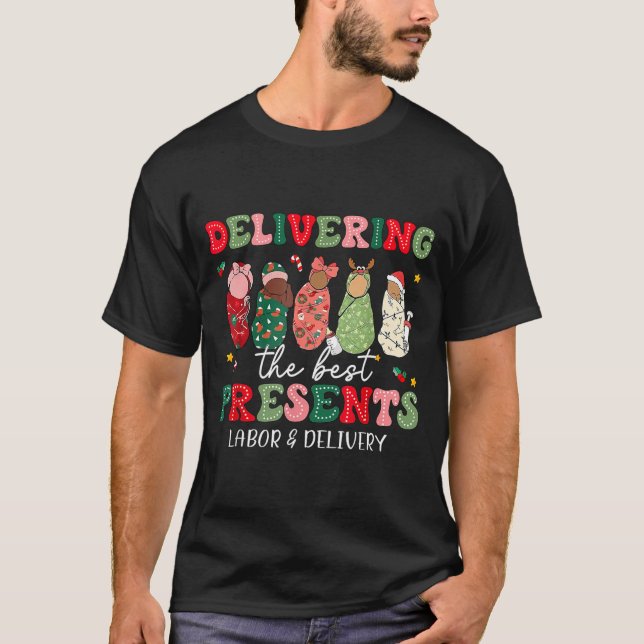 Camiseta Delivering The Labor Delivery Nurse Christmas  (Frente)