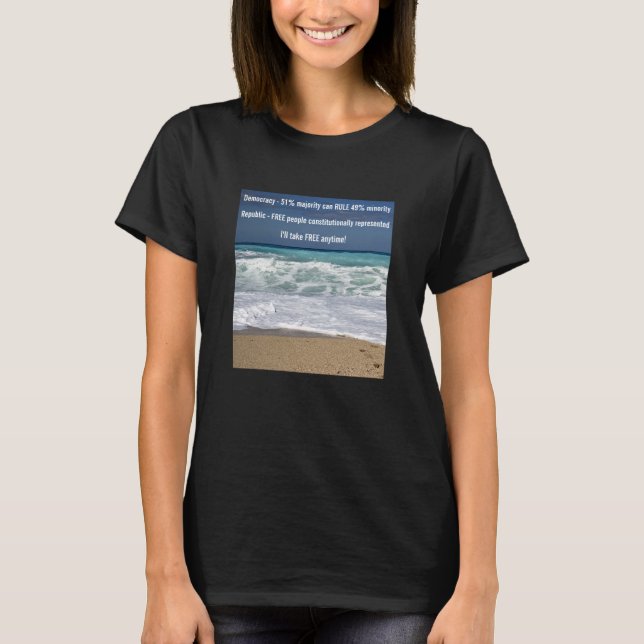 Camiseta Democracia vs República (escuro) (Frente)