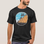 Camiseta Demônios Pós-empilham Vintage Monumento Nacional<br><div class="desc">Devils Postpile vetor trabalho de arte design. Localizado perto da Montanha Mammoth,  no leste da Califórnia. O monumento protege Devils Postpile,  uma formação invulgar de rocha de basalto colunar.</div>