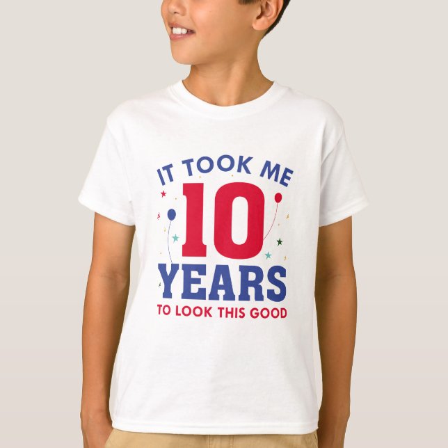 Camiseta Demorei 10 Anos A Ver Isto Bem (Frente)