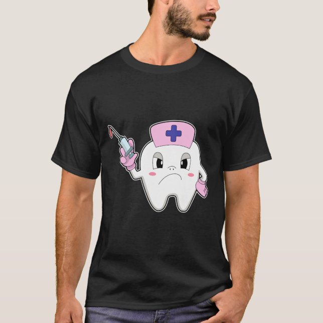 Camiseta Dentes como Enfermeira com Seringa.PNG (Frente)