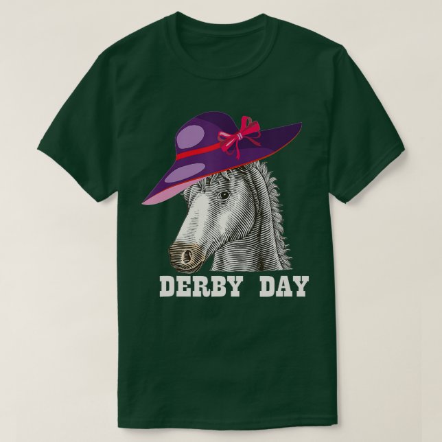 Camiseta Derby day 2022, chapéu roxo de cavalo engraçado  (Frente do Design)