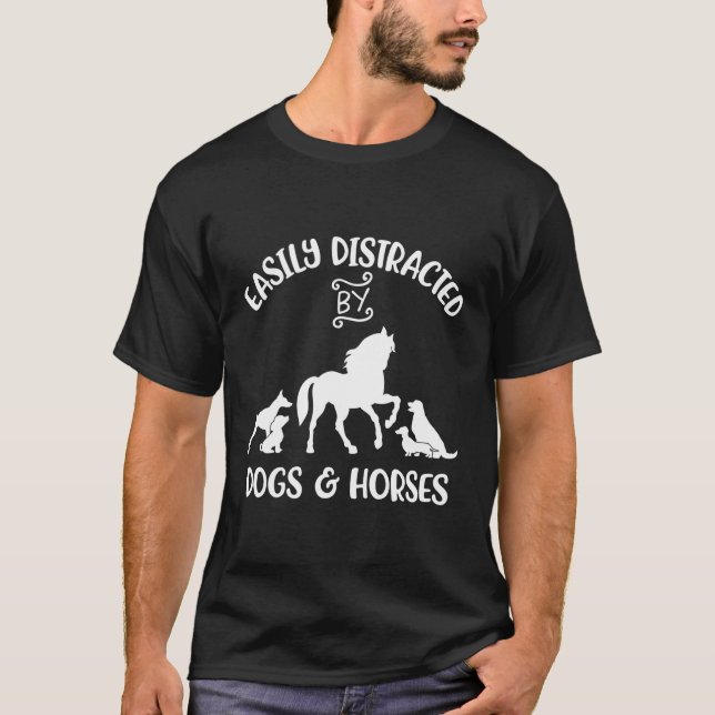 Camiseta Desalojado Facilmente Por Cães E Cavalos (Frente)