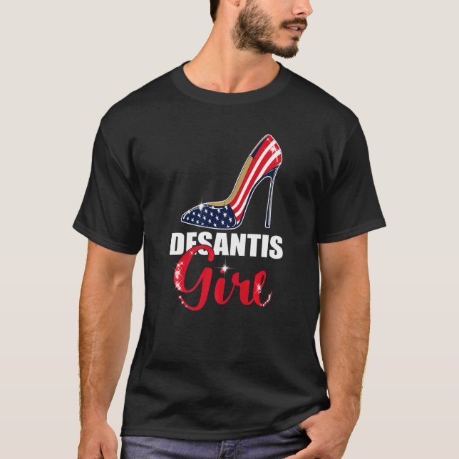 Camiseta Desantis Girl Stilettos High Heel American Flag Ro (Frente)