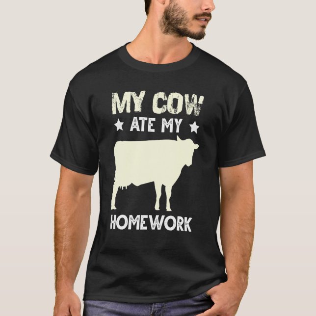 Camiseta Desculpa de vaca comendo trabalho de casa para pro (Frente)