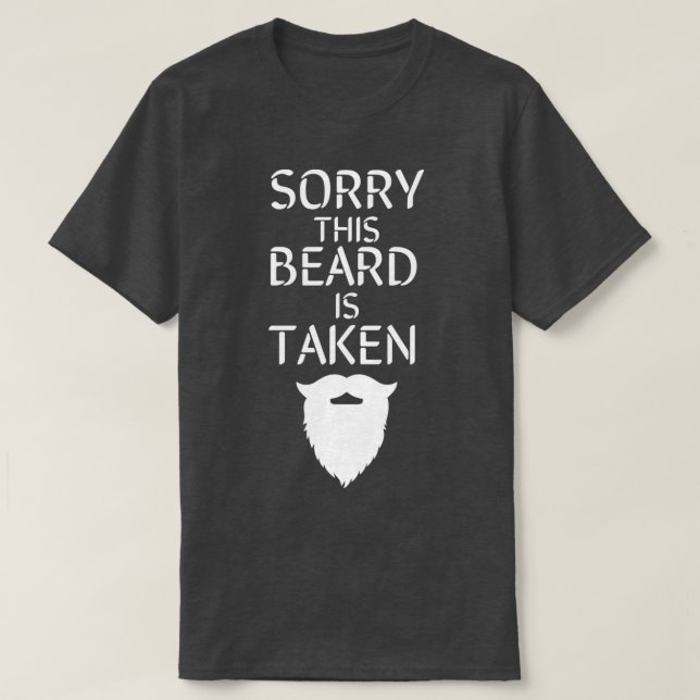 Camiseta Desculpe, Esta Barba Foi Levada 29 (Frente do Design)