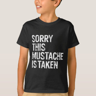 Camiseta Desculpe, este bigode está ocupado casal angustiad