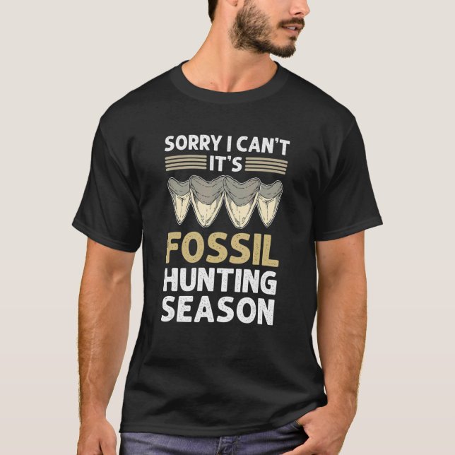 Camiseta Desculpe, não posso, é Fóssil Fóssil também (Frente)