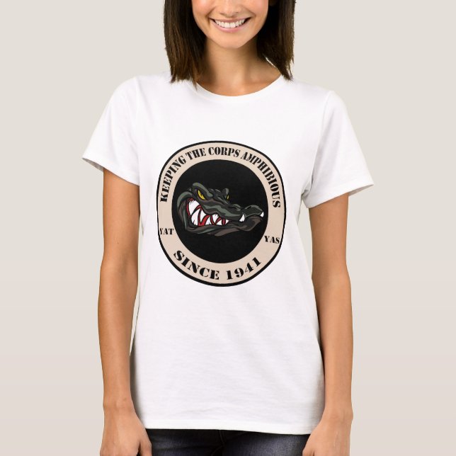 Camiseta Desde 1941 Tan com o jacaré preto do camo (Frente)