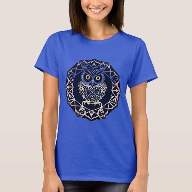 Camiseta Desenho de Coruja com Padrões Geométricos (Frente)