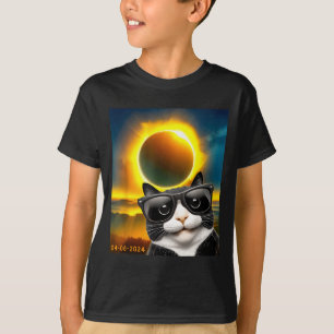Camiseta Desenho de Gato Tuxedo na Totalidade do Eclipse So