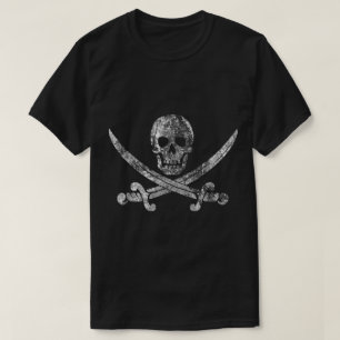 Camiseta Desenho Vintage de Caveira Pirata e Espadas Cruzad