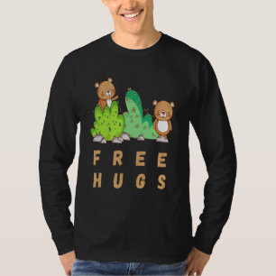 Camiseta Desert Cactus Plant Teddy Bear Free Hugs Sarcastic