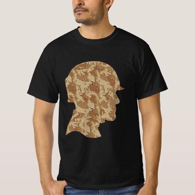 Camiseta Desert Camouflage Soldier with Helmet (Frente)