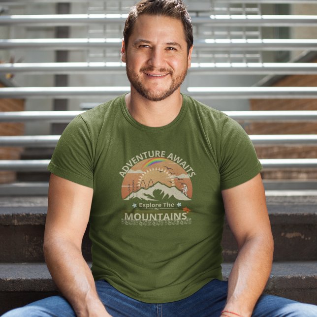 Camiseta design "Adventure Await-Explore as montanhas" (Criador carregado)