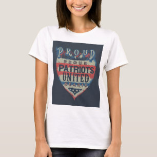 Camiseta design com o slogan "Patriotas Orgulhosos