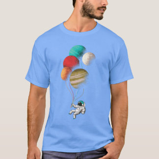 Camiseta Design de Astronauta Bonito com Balões de Planeta