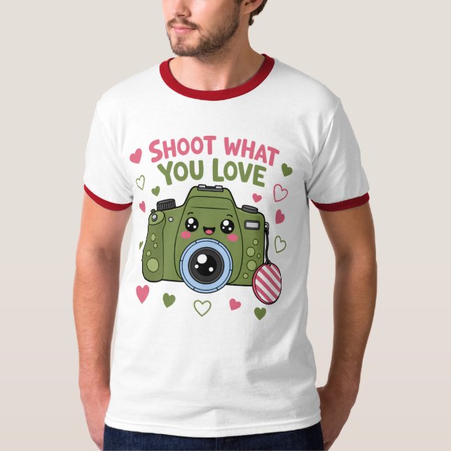 Camiseta Design de Câmera Fofa Atire no que Você Ama (Frente)