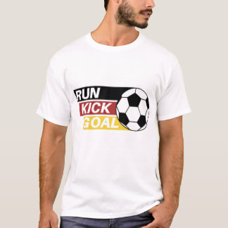 Camiseta Design de Futebol 'Corra Chute Gol'