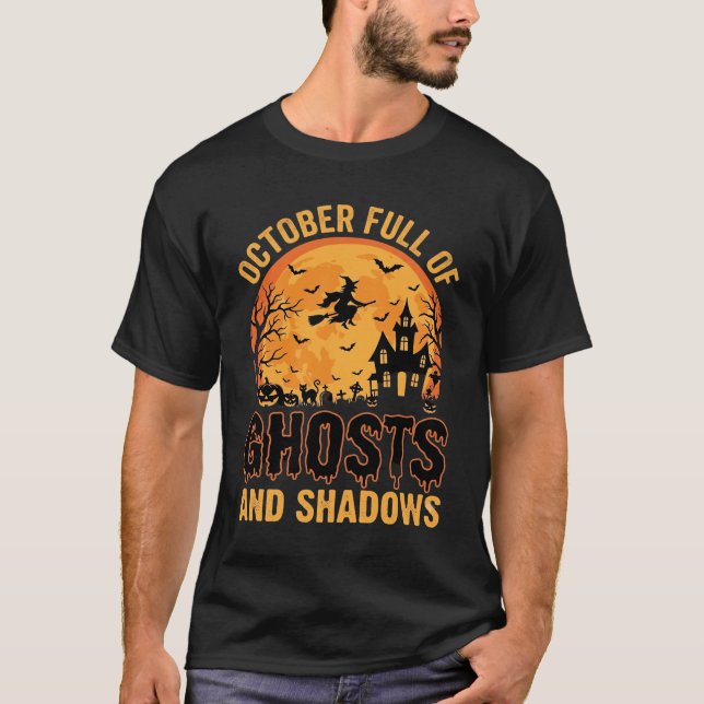 Camiseta Design de Lua de Halloween com Fantasmas e Sombras (Frente)