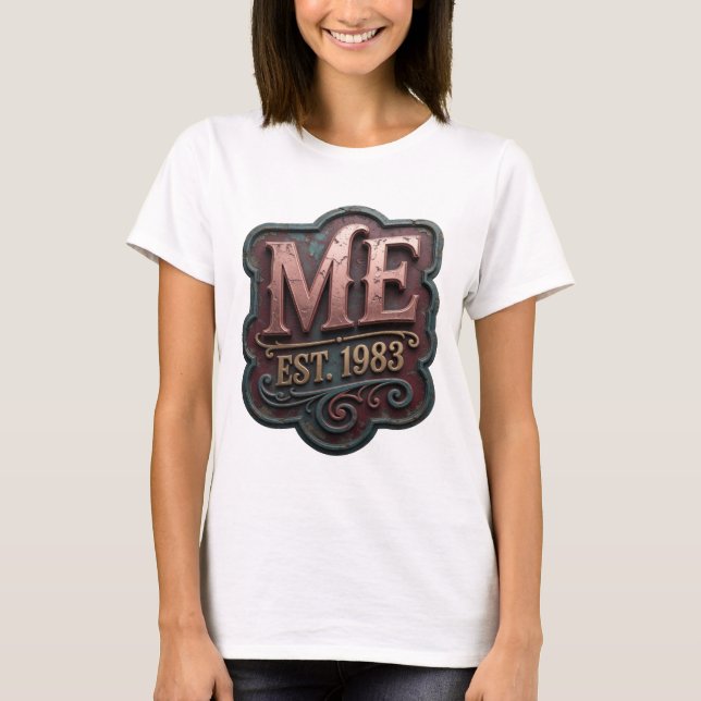 Camiseta Design de Ouro ME EST 1983 na Moda (Frente)
