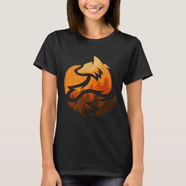 Camiseta Design de Raposa Com Árvores Naturais Caçando (Frente)