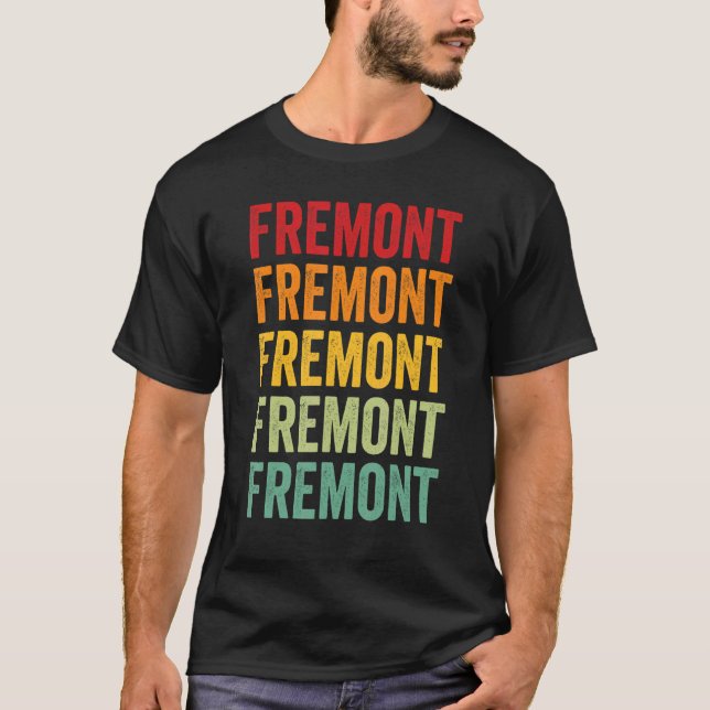 Camiseta Design de texto Arco-íris do Condado de Fremont Wy (Frente)
