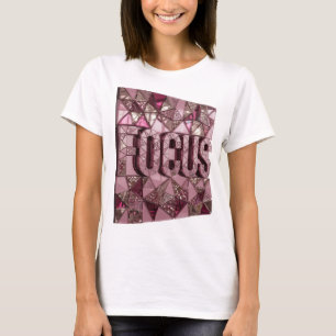 Camiseta Design de texto FOCUS Rosa Dinâmico