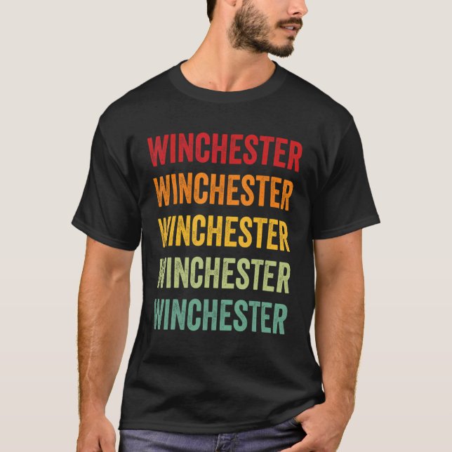 Camiseta Design de texto Rainbow do Condado de Winchester V (Frente)