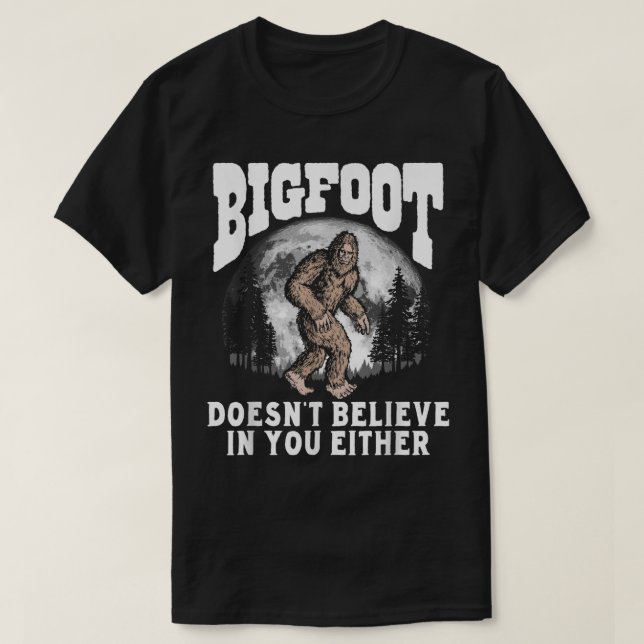 Camiseta Design Divertido de Floresta com Lua e Pé-Grande (Frente do Design)