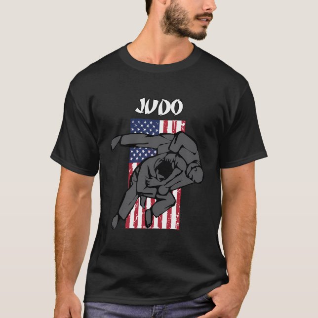 Camiseta Design Judo Spare Com Emblem E Bandeira Dos Eua (Frente)