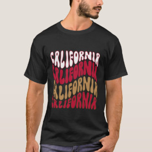 Camiseta Design Patriótico com Texto Ondulado da Califórnia