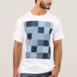 Camiseta Design, retalhos geométricos, tons azuis.