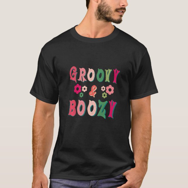 Camiseta Despedida de Solteira Groovy & Boozy Bride Squad   (Frente)