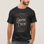 Camiseta Despedida de solteiro personalizada<br><div class="desc">Esta camiseta personalizada de despedida de solteiro é um presente pessoal exclusivo para os convidados do noivo na festa de casamento. O design vintage é inspirado em rótulos de garrafas de uísque vintage. A camiseta da despedida de solteiro pode ser personalizada com o nome e função de cada integrante da...</div>