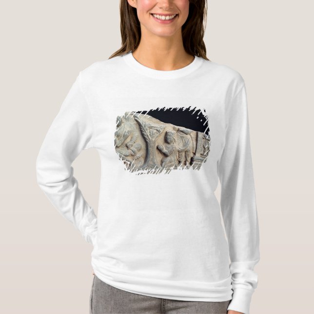 Camiseta Detalhe de friso do alivio que descreve assentado (Frente)