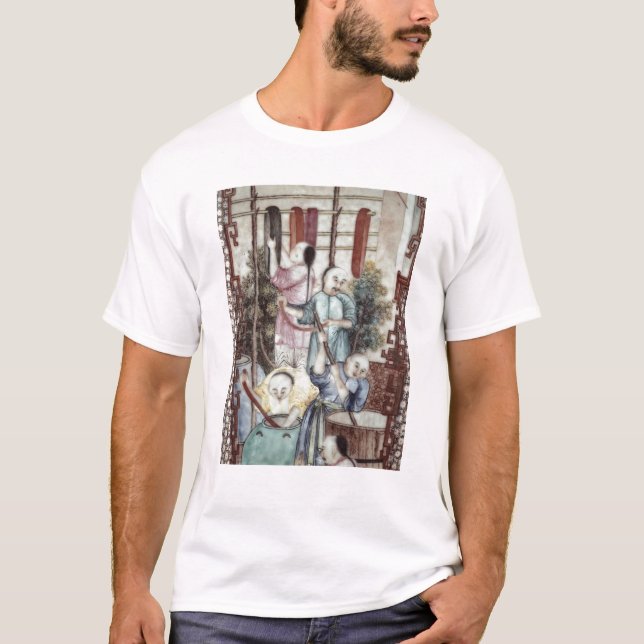 Camiseta Detalhe de um vaso que descreve os homens que (Frente)
