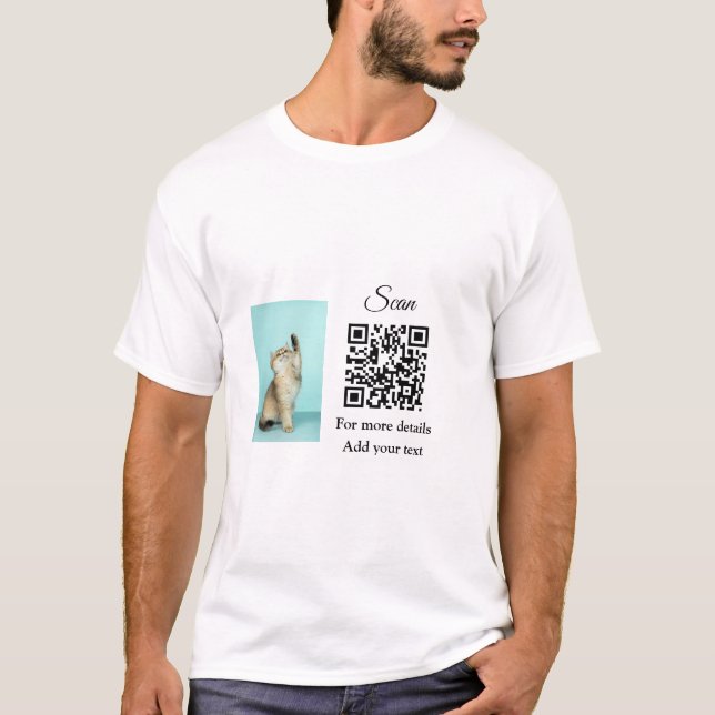 Camiseta Detalhes simples do nome do animal QR código adici (Frente)