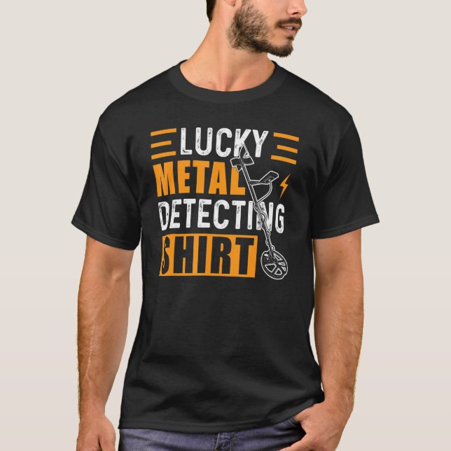 Camiseta Detector de metal detectando a caça ao tesouro (Frente)