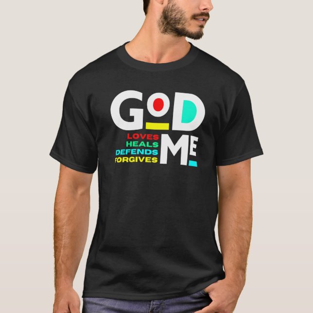 Camiseta Deus Ama Curas Defende Homens Cristãos Perdoados (Frente)