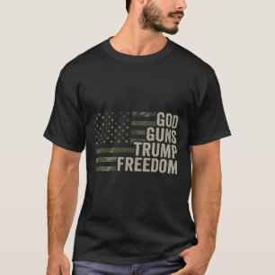 Camiseta Deus Armas Trump Liberdade - Camuflagem Engraçada
