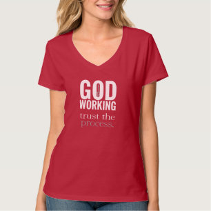 Camiseta Deus Está Trabalhando, Camiseta de Consci