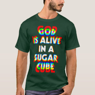 Camiseta Deus está vivo em um Subosque Suplente de Açúcar