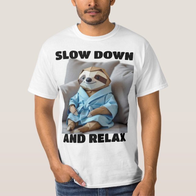 Camiseta "Devagar e Relaxar" Origami Sloth T-Shirt (Frente)