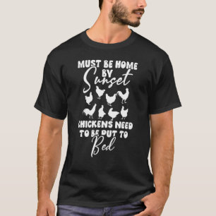 Camiseta Deve estar em casa perto do pôr do sol Galinhas pr