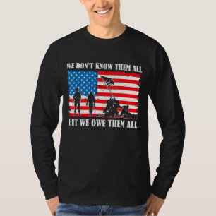 Camiseta Devemos-Lhes A Todos A Bandeira Veterana Dos Eua.