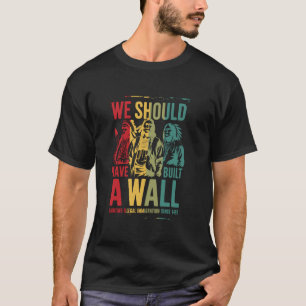 Camiseta Devíamos Ter Construído um Muro Nativos Americanos