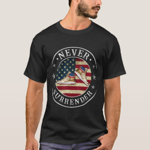 Camiseta Devolver Sneakers Dourados Trump 2024